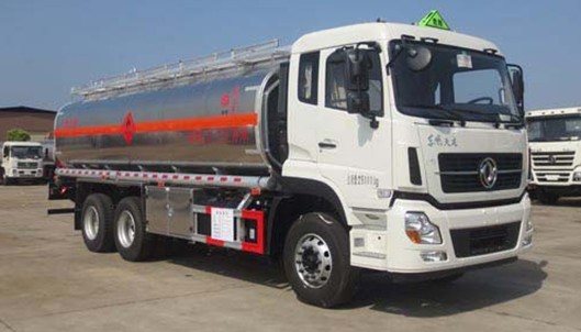 19噸東風(fēng)天龍后雙橋鋁合金油罐車圖片 19噸東風(fēng)天龍后雙橋鋁合金油罐車圖片