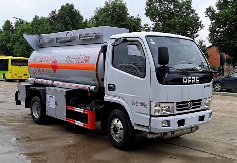 甲醇乙醇罐式運(yùn)輸車圖片 甲醇乙醇罐式運(yùn)輸車圖片