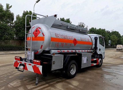 甲醇乙醇罐式運(yùn)輸車圖片 甲醇乙醇罐式運(yùn)輸車圖片