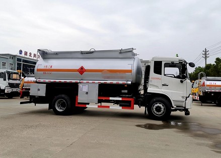 甲醇乙醇罐式運(yùn)輸車圖片 甲醇乙醇罐式運(yùn)輸車圖片