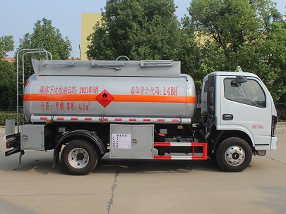 國(guó)六5噸甲醇乙醇罐式運(yùn)輸車圖片 國(guó)六5噸甲醇乙醇罐式運(yùn)輸車圖片