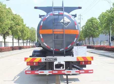 國(guó)六東風(fēng)天錦化工車圖片 國(guó)六東風(fēng)天錦化工車圖片