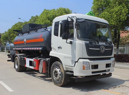 國(guó)六東風(fēng)天錦化工車圖片 國(guó)六東風(fēng)天錦化工車圖片