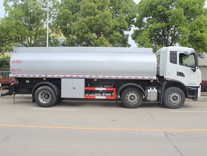 國六東風(fēng)天錦小三軸普通液體運輸車圖片 國六東風(fēng)天錦小三軸普通液體運輸車圖片