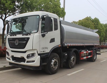 國六東風(fēng)天錦小三軸普通液體運輸車圖片 國六東風(fēng)天錦小三軸普通液體運輸車圖片