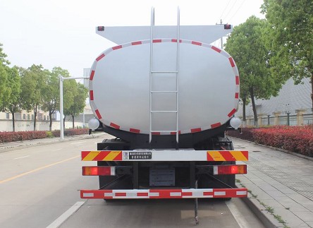 國六東風(fēng)天錦小三軸普通液體運輸車圖片 國六東風(fēng)天錦小三軸普通液體運輸車圖片