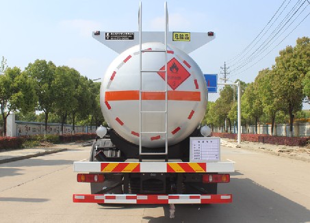 國(guó)六東風(fēng)天錦甲醇乙醇罐式運(yùn)輸車圖片 國(guó)六東風(fēng)天錦甲醇乙醇罐式運(yùn)輸車圖片