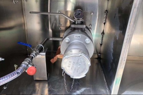 飛機(jī)加油車細(xì)節(jié)圖片 飛機(jī)加油車細(xì)節(jié)圖片