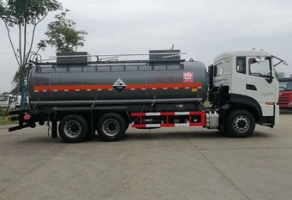 國六東風(fēng)天龍后八輪腐蝕性物品罐式運(yùn)輸車圖片 國六東風(fēng)天龍后八輪腐蝕性物品罐式運(yùn)輸車圖片