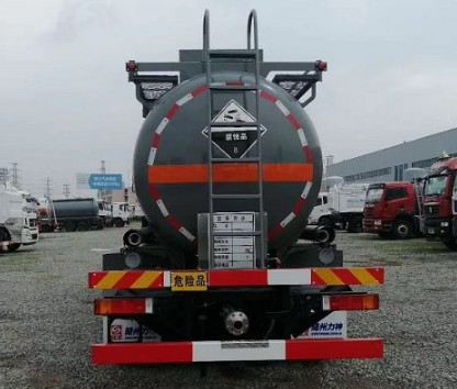 國六東風(fēng)天龍后八輪腐蝕性物品罐式運(yùn)輸車圖片 國六東風(fēng)天龍后八輪腐蝕性物品罐式運(yùn)輸車圖片