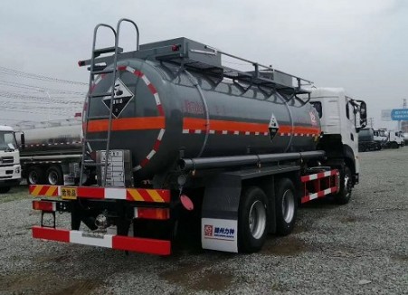 國六東風(fēng)天龍后八輪腐蝕性物品罐式運(yùn)輸車圖片 國六東風(fēng)天龍后八輪腐蝕性物品罐式運(yùn)輸車圖片