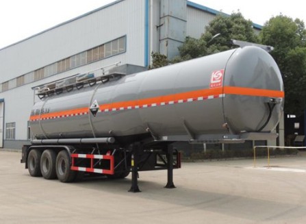 拉氨水的化工半掛運(yùn)輸車圖片 拉氨水的化工半掛運(yùn)輸車圖片