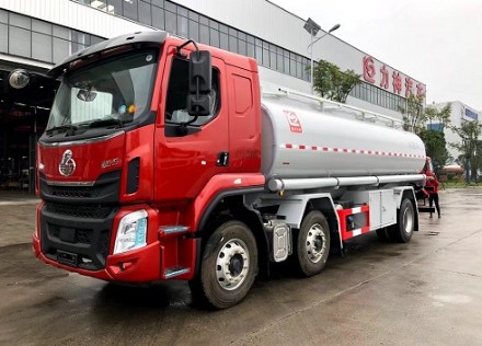 力神牌國(guó)五東風(fēng)柳汽乘龍前四后四供液車(chē) 力神牌國(guó)五東風(fēng)柳汽乘龍前四后四供液車(chē)