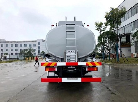 力神牌國(guó)五東風(fēng)柳汽乘龍前四后四供液車(chē) 力神牌國(guó)五東風(fēng)柳汽乘龍前四后四供液車(chē)