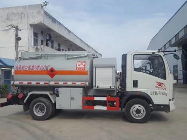 重汽小豪沃飛機(jī)加油車 重汽小豪沃飛機(jī)加油車