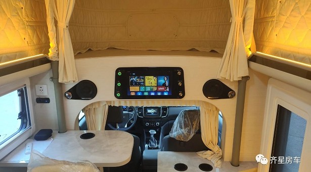 齊星五十鈴D-MAX房車駕駛室上方頂置床 齊星五十鈴D-MAX房車駕駛室上方頂置床