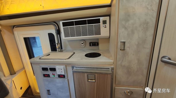 齊星五十鈴D-MAX房車吧臺(tái)區(qū) 齊星五十鈴D-MAX房車吧臺(tái)區(qū)