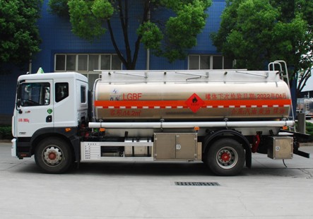 國六14.2方東風(fēng)多利卡D9鋁合金加油車 國六14.2方東風(fēng)多利卡D9鋁合金加油車