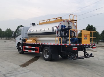 7立方普通型瀝青灑布車 7立方普通型瀝青灑布車