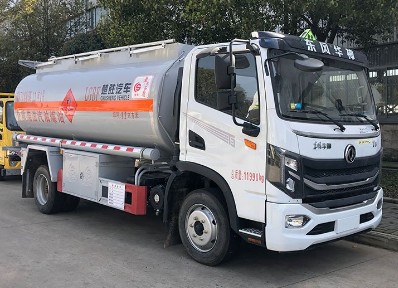 國(guó)六東風(fēng)華神(T3)8噸油罐車 國(guó)六東風(fēng)華神(T3)8噸油罐車