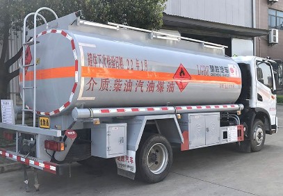 國六東風(fēng)華神(T3)8噸油罐車 國六東風(fēng)華神(T3)8噸油罐車