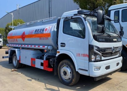 國六東風(fēng)8噸油罐車 國六東風(fēng)8噸油罐車