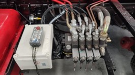 國六東風(fēng)天錦小三軸勾臂垃圾車 國六東風(fēng)天錦小三軸勾臂垃圾車