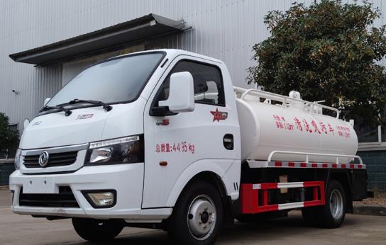 國(guó)六東風(fēng)途逸3方清洗吸污車(chē) 國(guó)六東風(fēng)途逸3方清洗吸污車(chē)