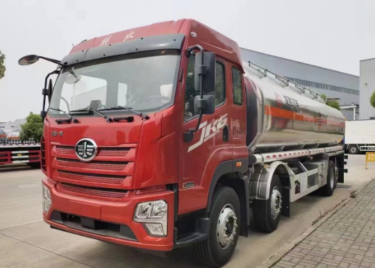 解放JK6前四后六26.6方鋁合金油罐車 解放JK6前四后六26.6方鋁合金油罐車