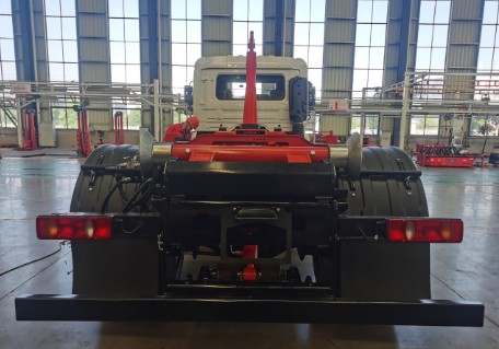 東風天錦4700軸距勾臂垃圾車_HDW5182ZXXD6型車廂可卸式垃圾車 東風天錦4700軸距勾臂垃圾車_HDW5182ZXXD6型車廂可卸式垃圾車