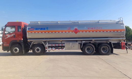 解放JK6前四后八鋁合金油罐車_程力牌CL5320GYYLBWN型鋁合金運(yùn)油車 解放JK6前四后八鋁合金油罐車_程力牌CL5320GYYLBWN型鋁合金運(yùn)油車