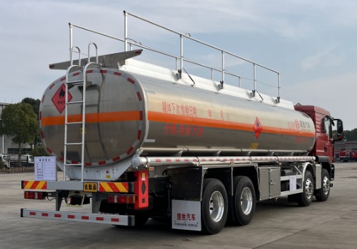 重汽汕德卡30方鋁合金運油車,楚勝牌CSC5320GYYLZK6型鋁合金運油車 重汽汕德卡30方鋁合金運油車,楚勝牌CSC5320GYYLZK6型鋁合金運油車